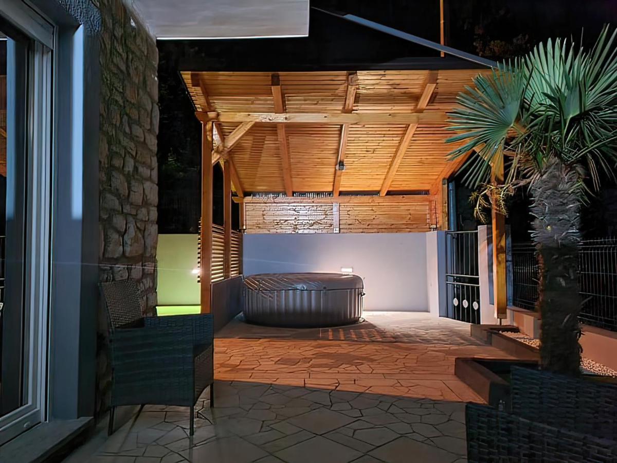 Apartment Vega Lux *