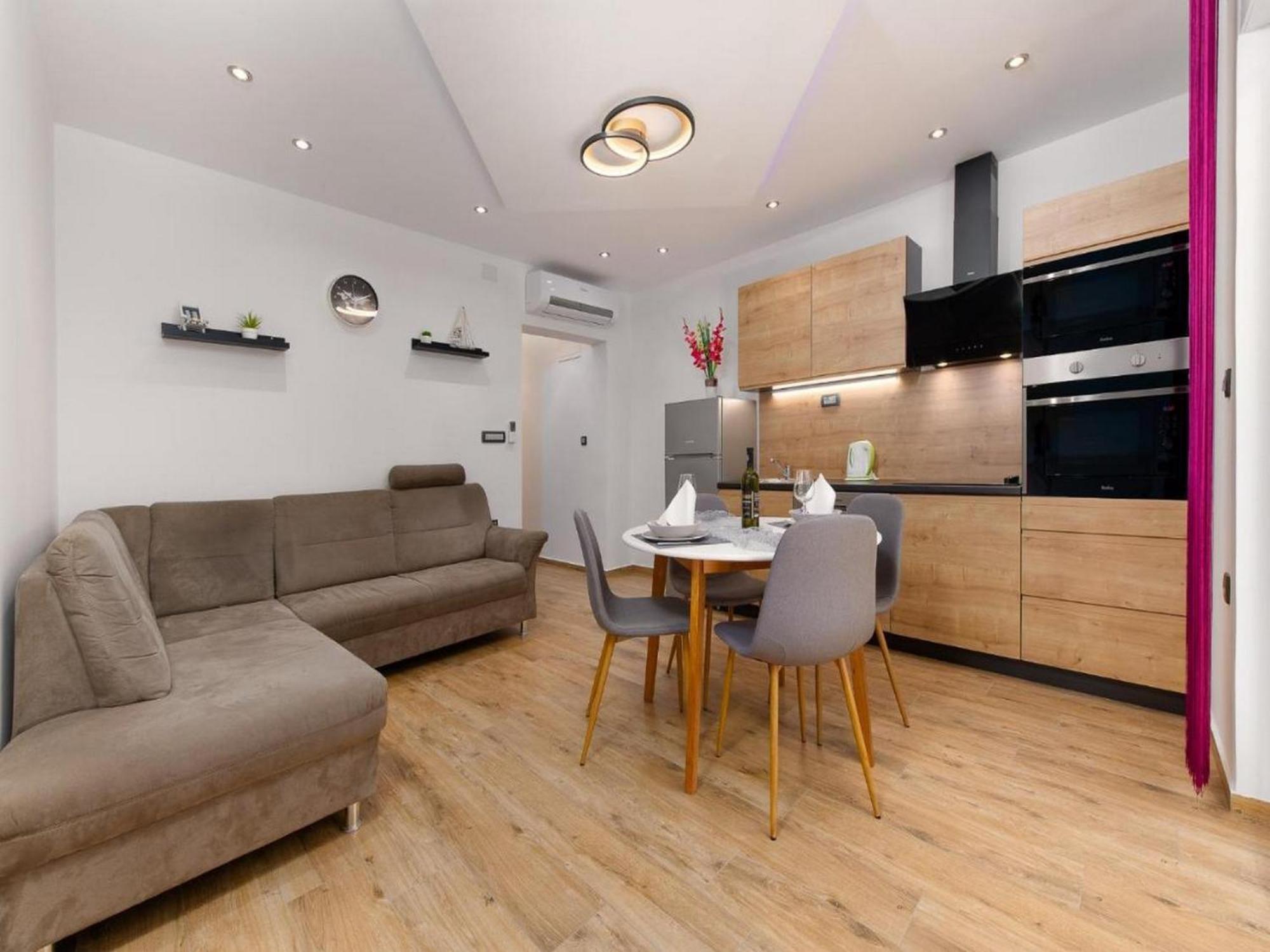 Vega Lux * Jadranovo