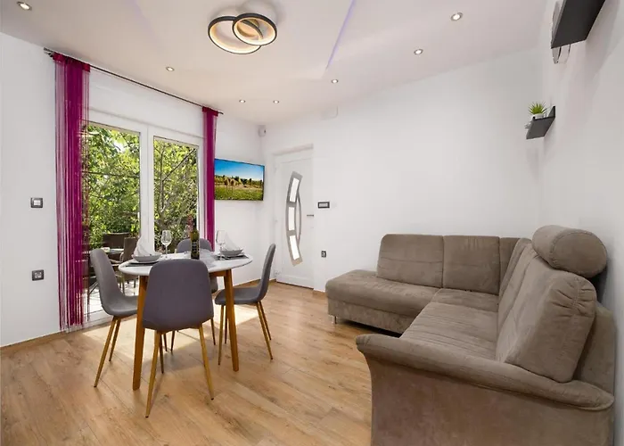 Vega Lux Apartment