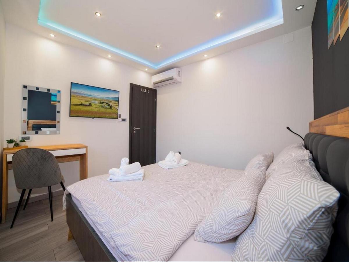 Vega Lux Appartement *